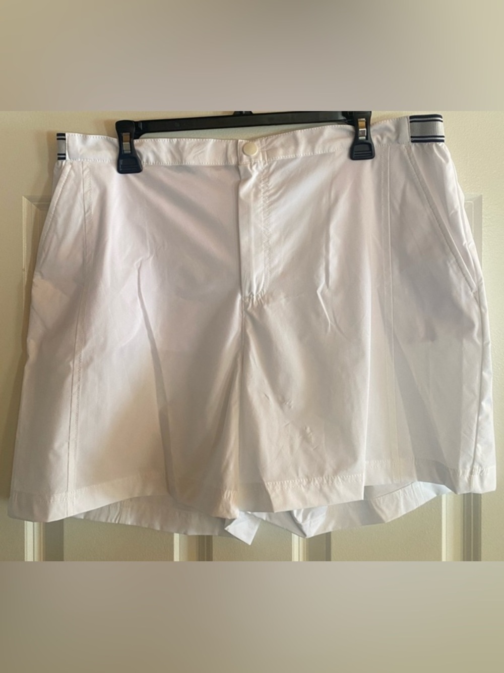 NWT Vineyard Vines Golf Shorts, size XL